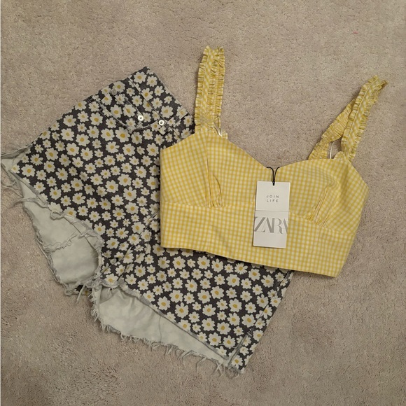 Zara daisy print denim shorts / yellow gingham tank - Picture 4 of 7